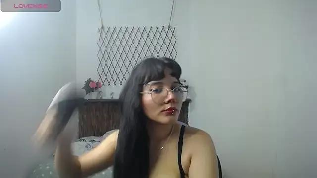 kitty_tits19 from StripChat