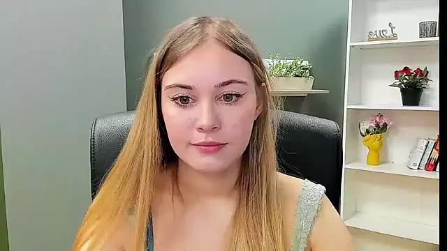 kitty_valeria from StripChat