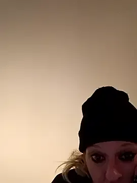 KITTYBOOBOOFUXX from StripChat is Freechat