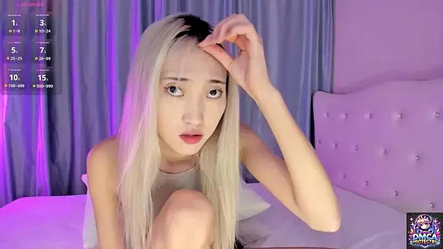 kittydollplay18 from StripChat