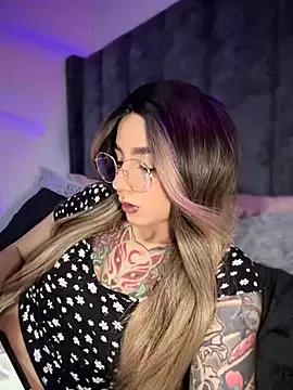 Kittyhell_cam from StripChat is Freechat