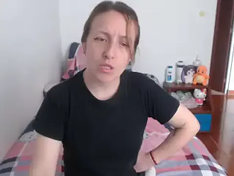 Kittykalor09 from StripChat