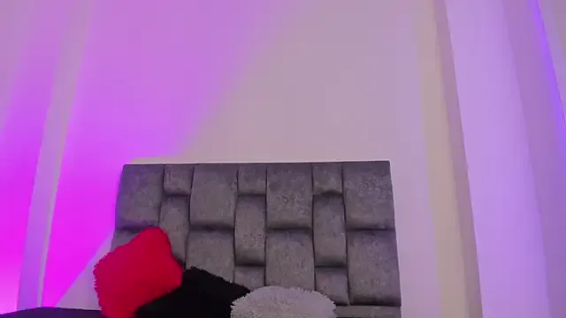 kittymonroe1 on StripChat 