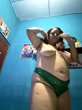 Kittysweet2001 on StripChat 