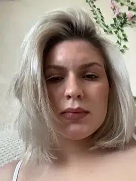kmandarin from StripChat is Freechat
