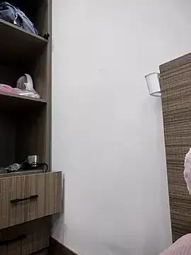 Korean_pussy from StripChat is Freechat