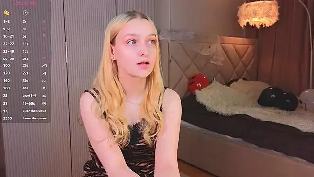 KrishnaSimmons from StripChat is Freechat