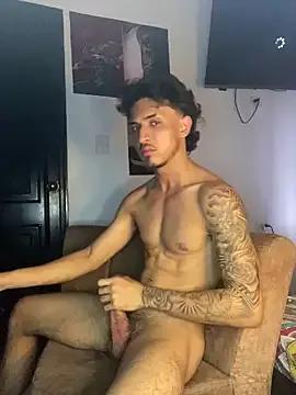 Kriss_Edwards from StripChat is Freechat