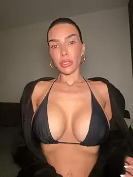 krissiswrld- from StripChat is Freechat