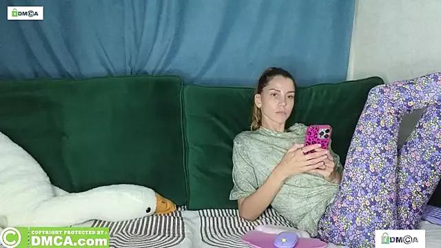 Kristi_Wolf from StripChat is Freechat