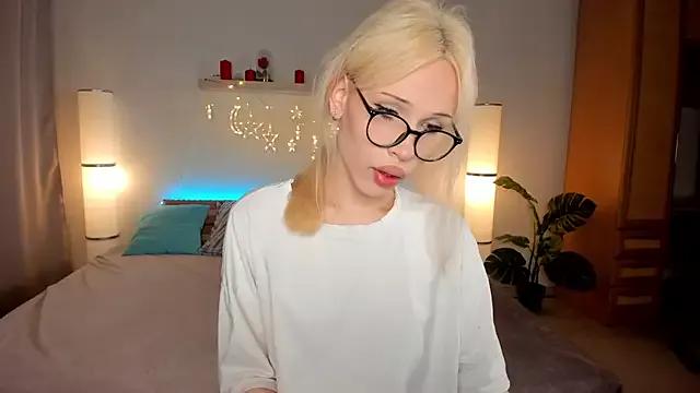 Try our streaming cams variety and talk on a personal level with our adorable girls streamers, showing off their bountiful shapes and dildos.