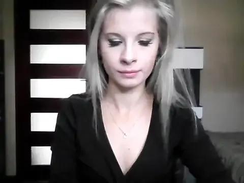 KristineGlow from StripChat is Freechat