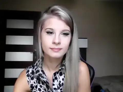 KristineGlow from StripChat is Freechat