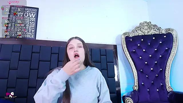 Krystal_Heartss from StripChat is Freechat