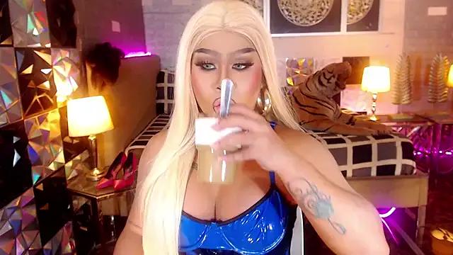 KrystalVersace from StripChat is Freechat