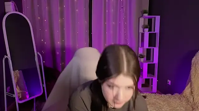 Ksarina from StripChat is Freechat