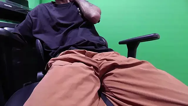 Kuruptxxx_live from StripChat