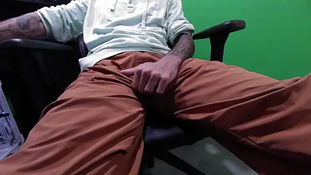 Kuruptxxx_live from StripChat