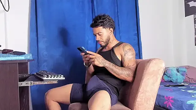 Kylian_Alessandro from StripChat is Freechat