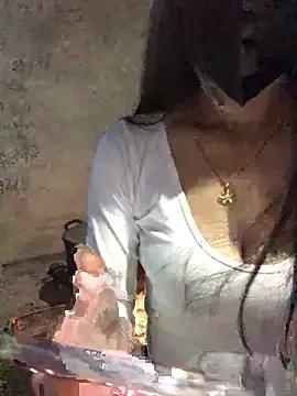 Kylie_beem from StripChat is Freechat