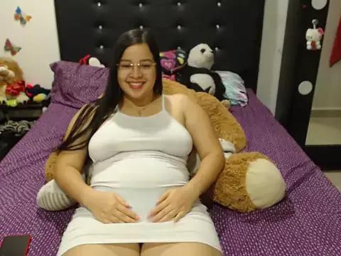 kylie_switch2 from StripChat is Freechat