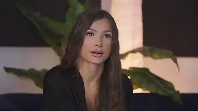 KyssaraPlay from StripChat