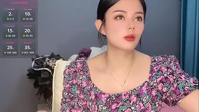 L-illie from StripChat