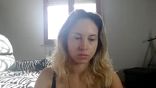 L_Sofia from StripChat is Freechat