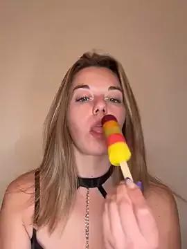 La_ptite_blonde from StripChat is Freechat