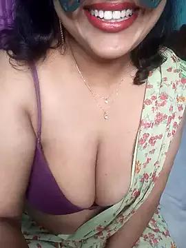 Laaly_Sona from StripChat