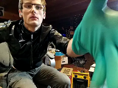 laaralatexxa_BDSM on StripChat 