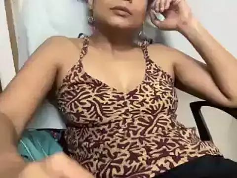 Laaylllaa from StripChat