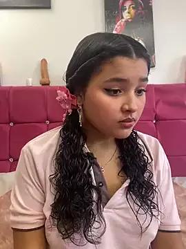 ladulcemary from StripChat is Freechat