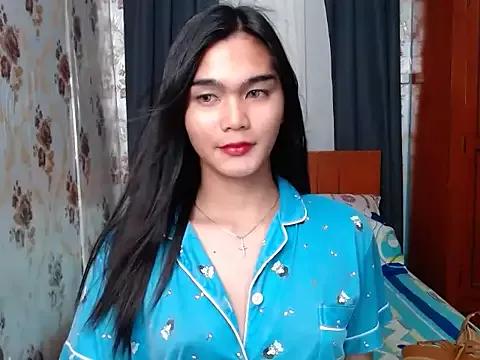 lady_in_moon from StripChat is Freechat