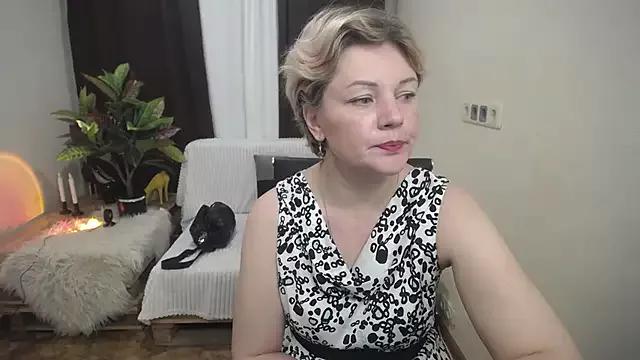 LadyElina from StripChat is Freechat