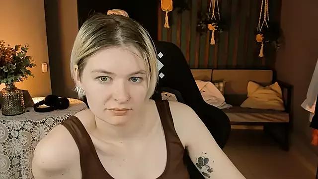 Try our streaming cams variety and talk on a personal level with our adorable girls streamers, showing off their bountiful shapes and dildos.