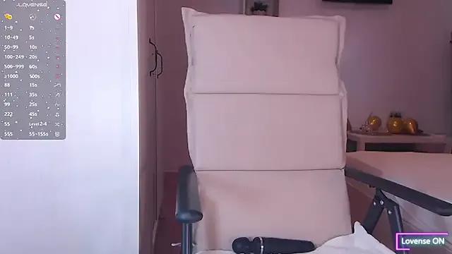 Try our streaming cams variety and talk on a personal level with our adorable girls streamers, showing off their bountiful shapes and dildos.