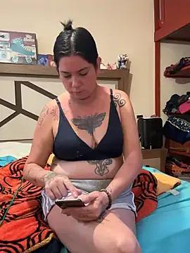 LaGueraDelMar from StripChat is Freechat