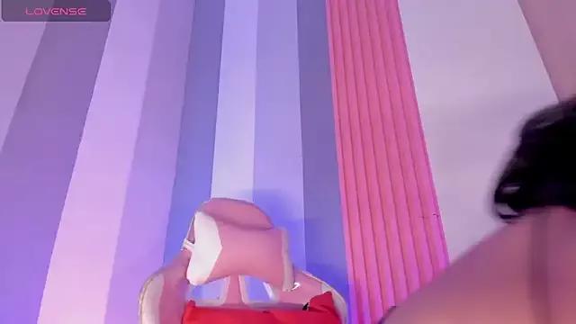 LaiilyBell12 from StripChat