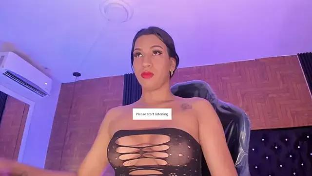 LaiilyBell12 from StripChat