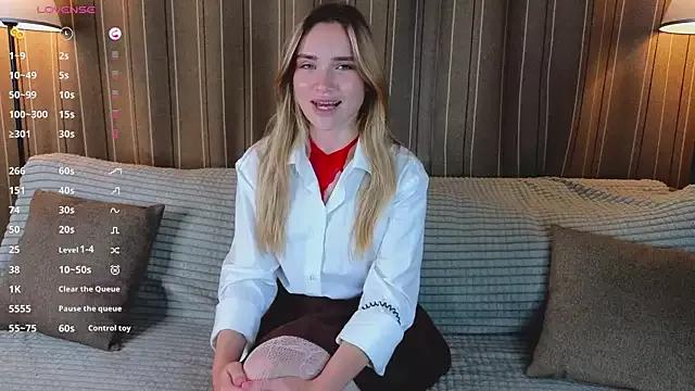 LaineWan from StripChat is Freechat