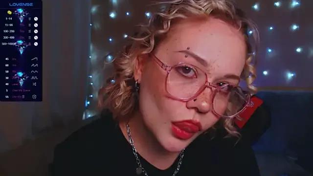 lala_loulou_land from StripChat