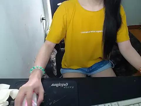 Lala_milk from StripChat