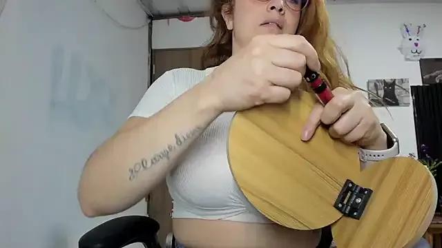lalanaughty from StripChat