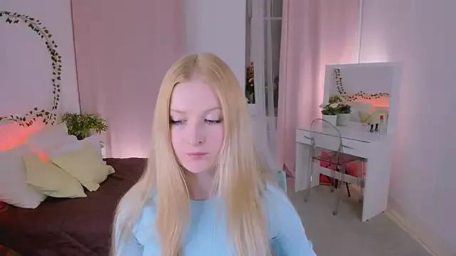 Laly_Peach from StripChat is Freechat