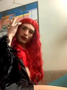 LaMaterialista from StripChat