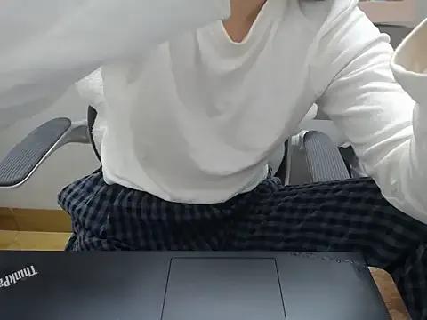 Lamoon_2k from StripChat is Freechat