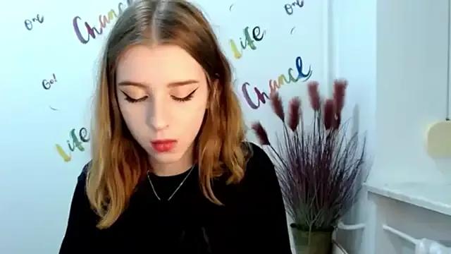 lamooni from StripChat is Freechat