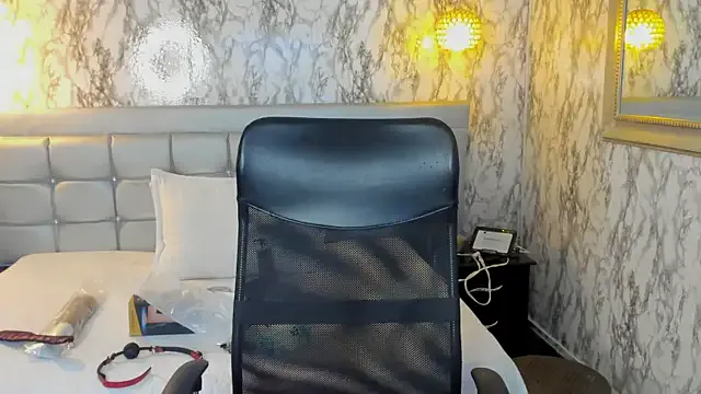 Lana_Sl4ve on StripChat 