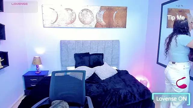 Try our streaming cams variety and talk on a personal level with our adorable girls streamers, showing off their bountiful shapes and dildos.